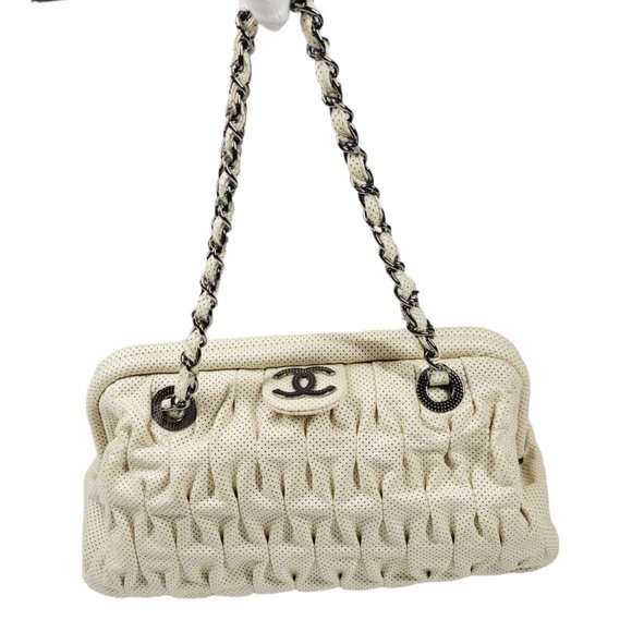 Chanel Cream Top Clasp Bag - Picture 3 of 12